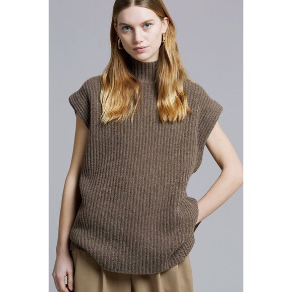 Ganni Ribbed Wool Sleeveless Vest in "Fossil", size XS. Fits oversize - Picture 9 of 9